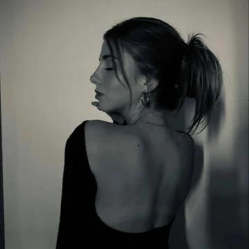 Élise M.